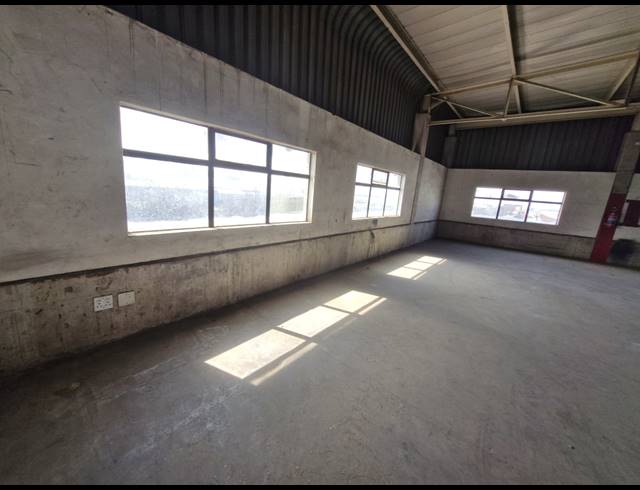 1,999M² WAREHOUSE TO LET IN BENROSE